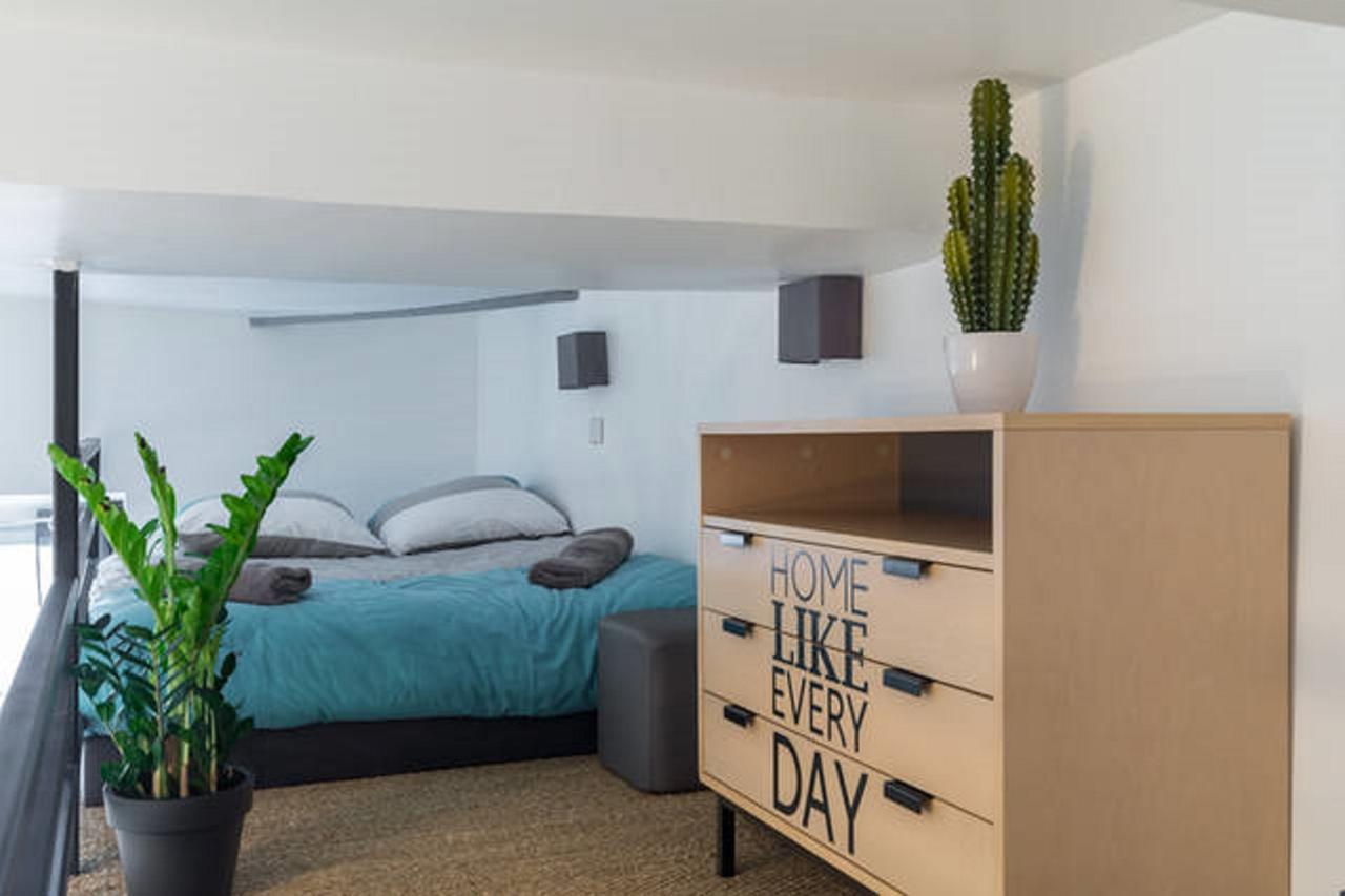 ANGLE DROIT- LOFT CHARMANT ET ATYPIQUE, CLIMATISATION, Vieux-Nisa Exterior foto