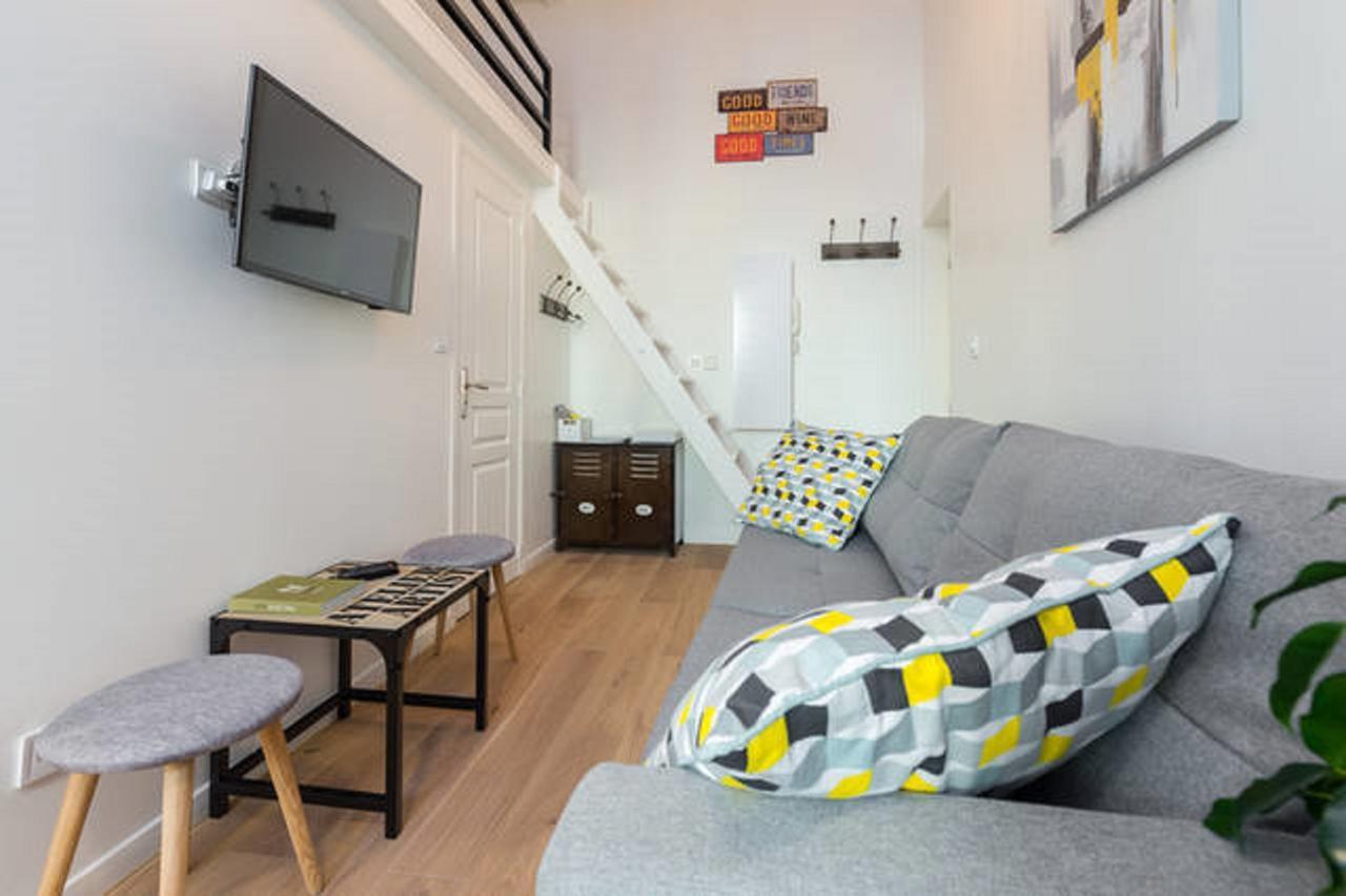 ANGLE DROIT- LOFT CHARMANT ET ATYPIQUE, CLIMATISATION, Vieux-Nisa Exterior foto