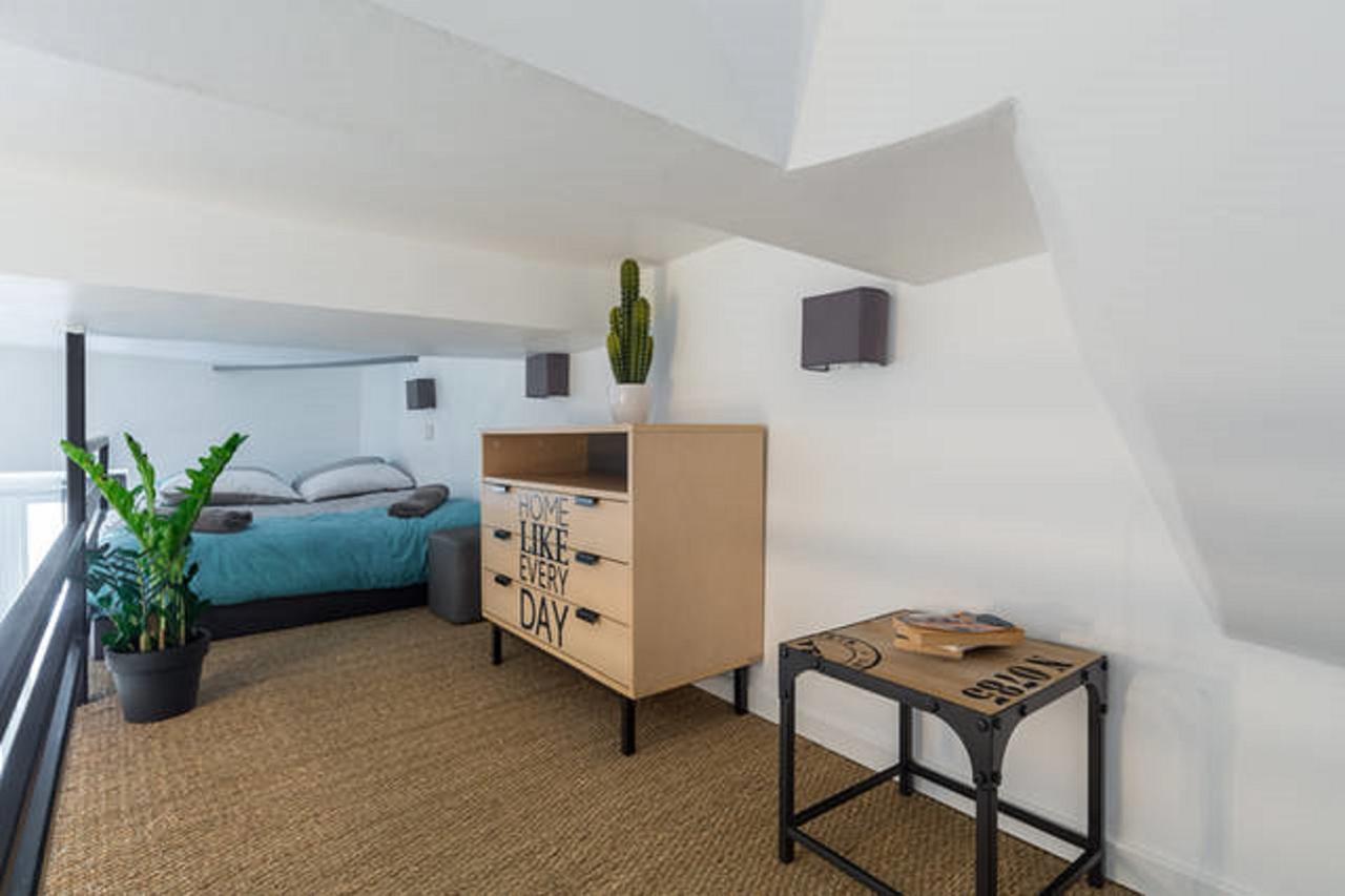 ANGLE DROIT- LOFT CHARMANT ET ATYPIQUE, CLIMATISATION, Vieux-Nisa Exterior foto